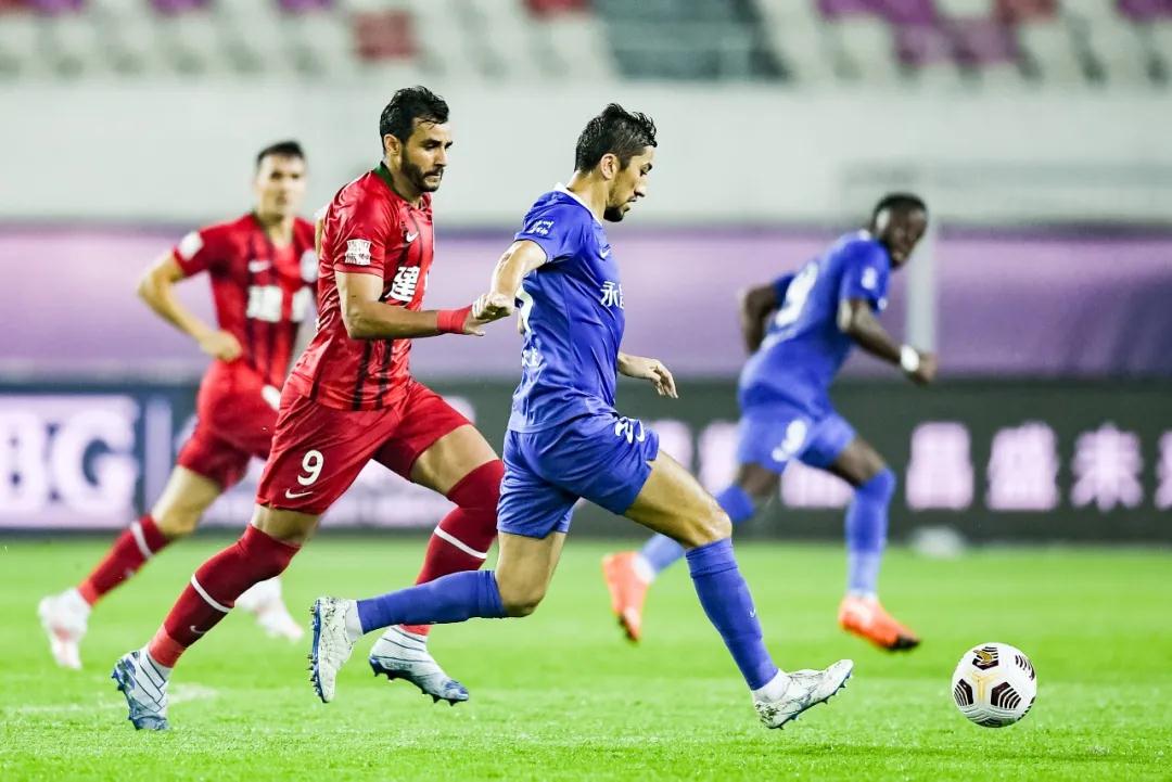 الأهليوالهلالمباشرالآنمواجهةتاريخيةفيعالمكرةالقدم